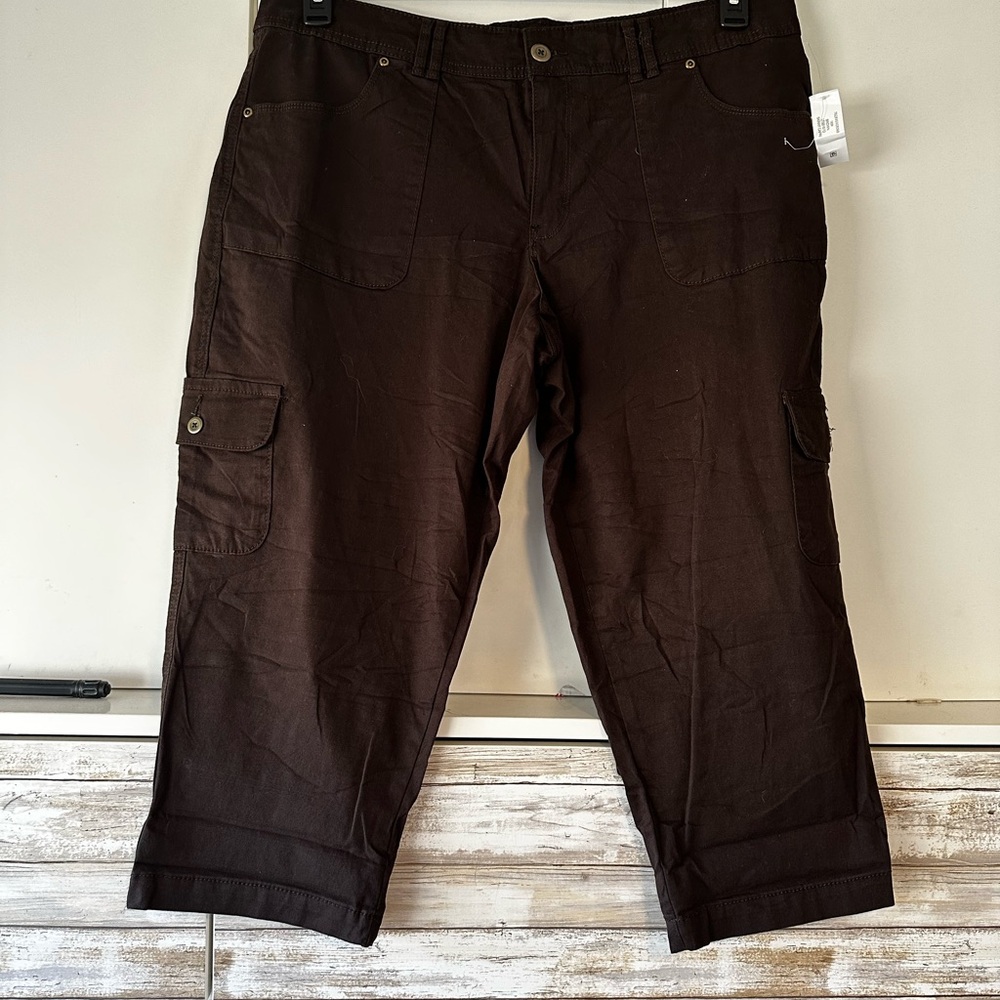 🤎 NWT Jeanstar Brown Cargo Capri Pants Size 16W Utility Skinny Capri